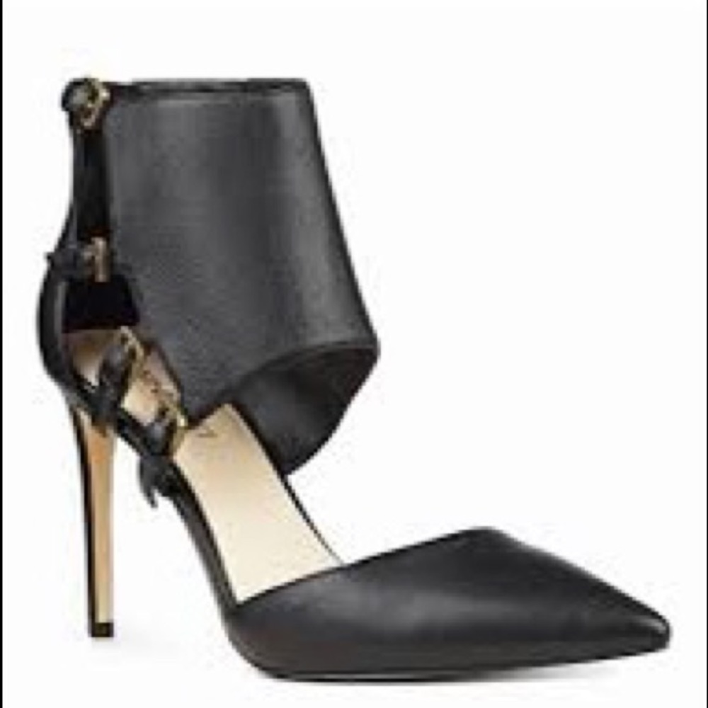 Nine West black pumps